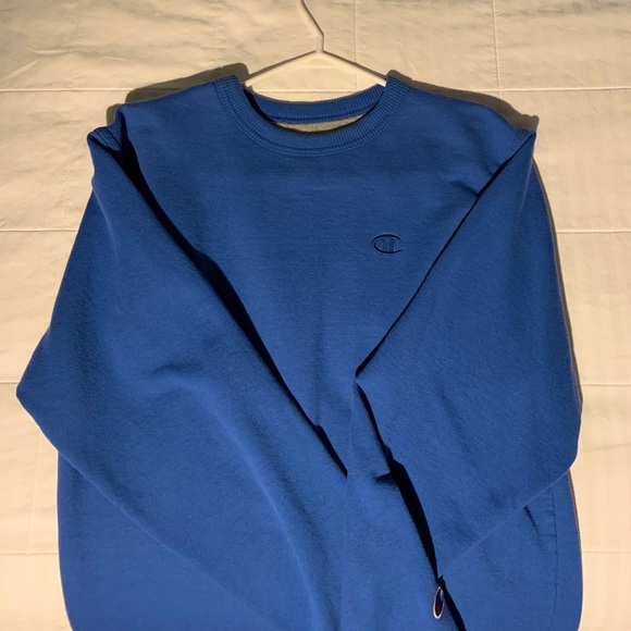 Champion Crewneck - Picture 3 of 3